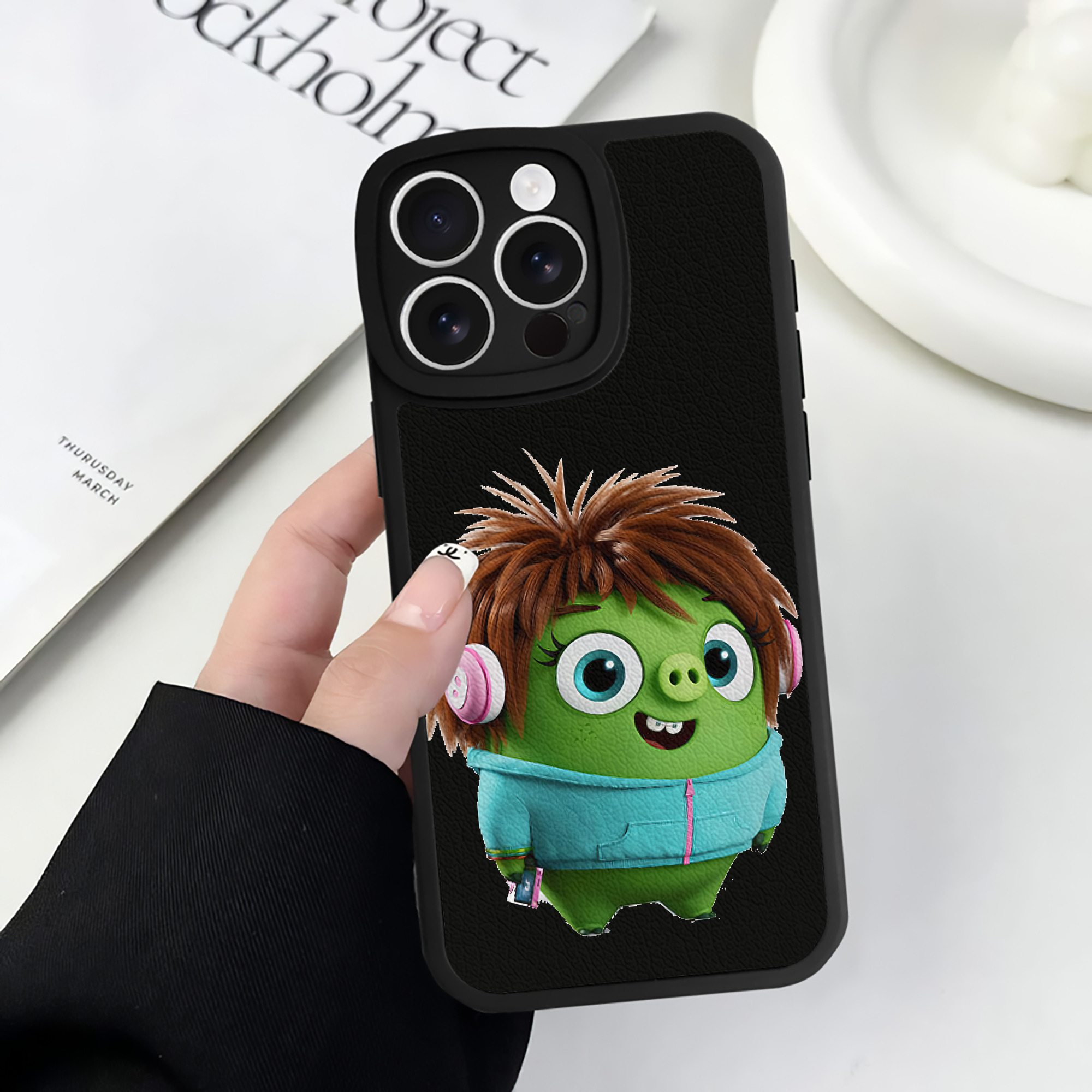 （画像用） Angry Birds アングリーバード 【iPhone 16シリーズ対応】シリコンスマホケース（レザー調） 材質：シリコン